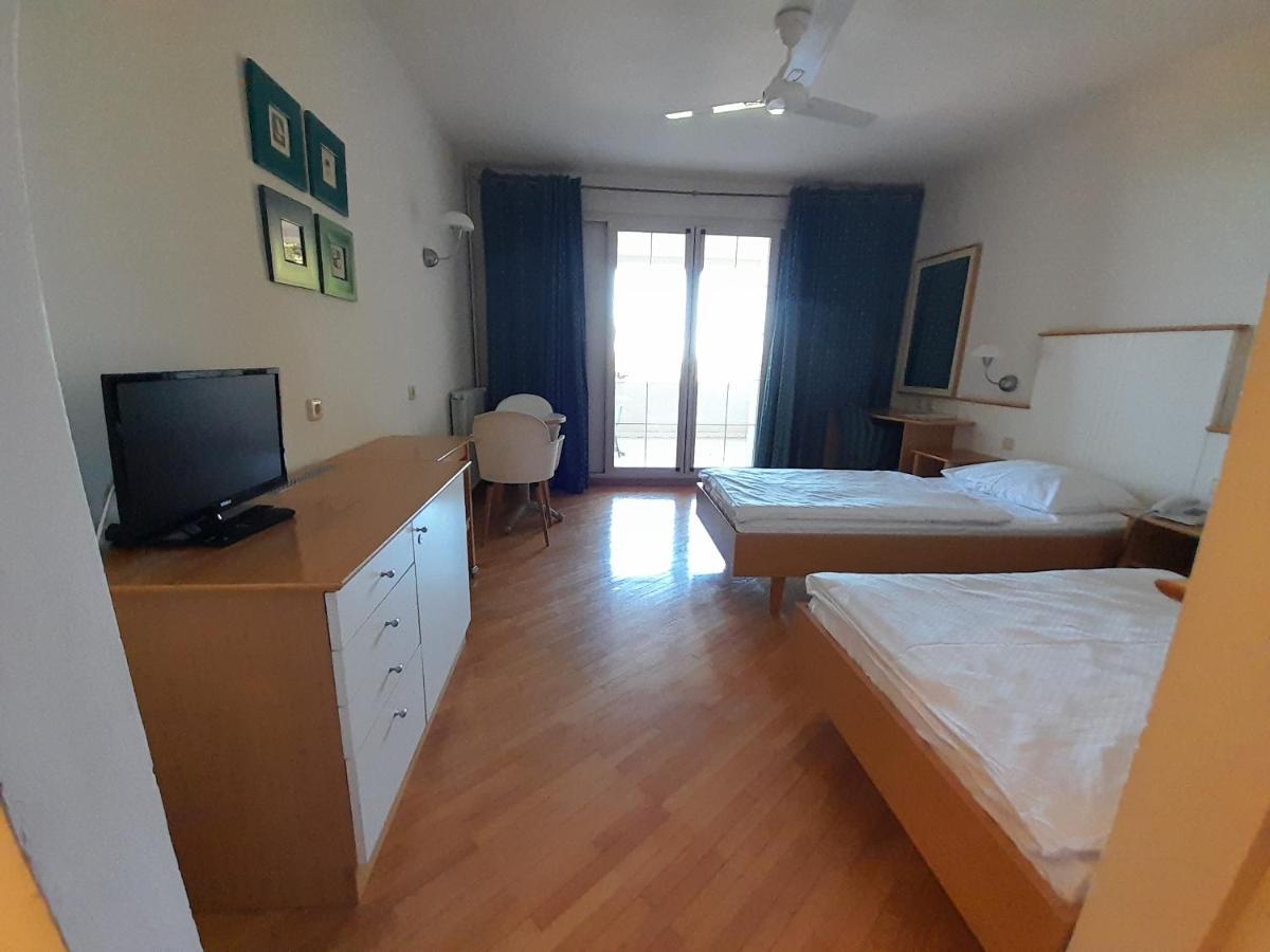 Aparthotel Plat Mlini Exterior photo
