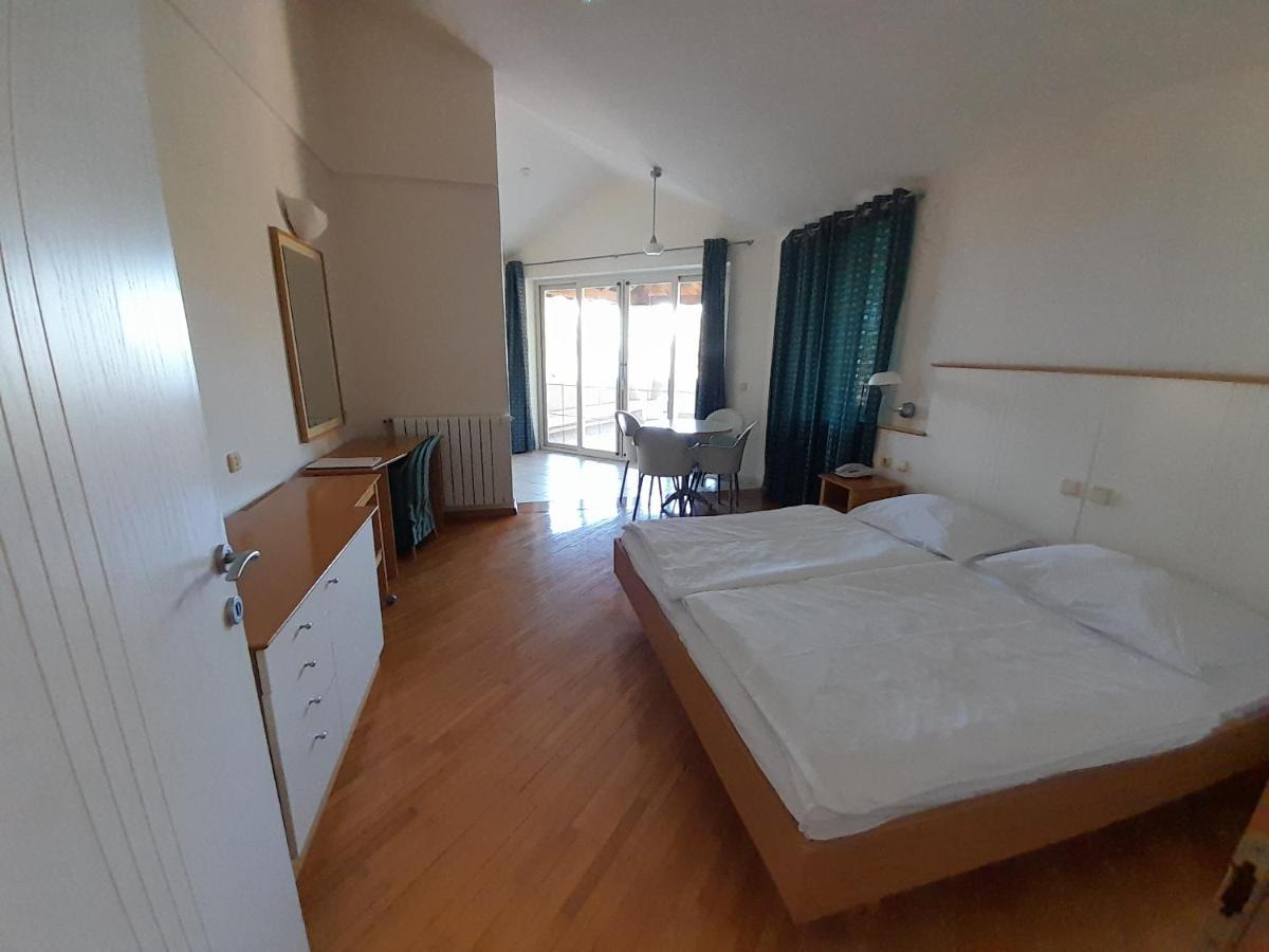 Aparthotel Plat Mlini Exterior photo