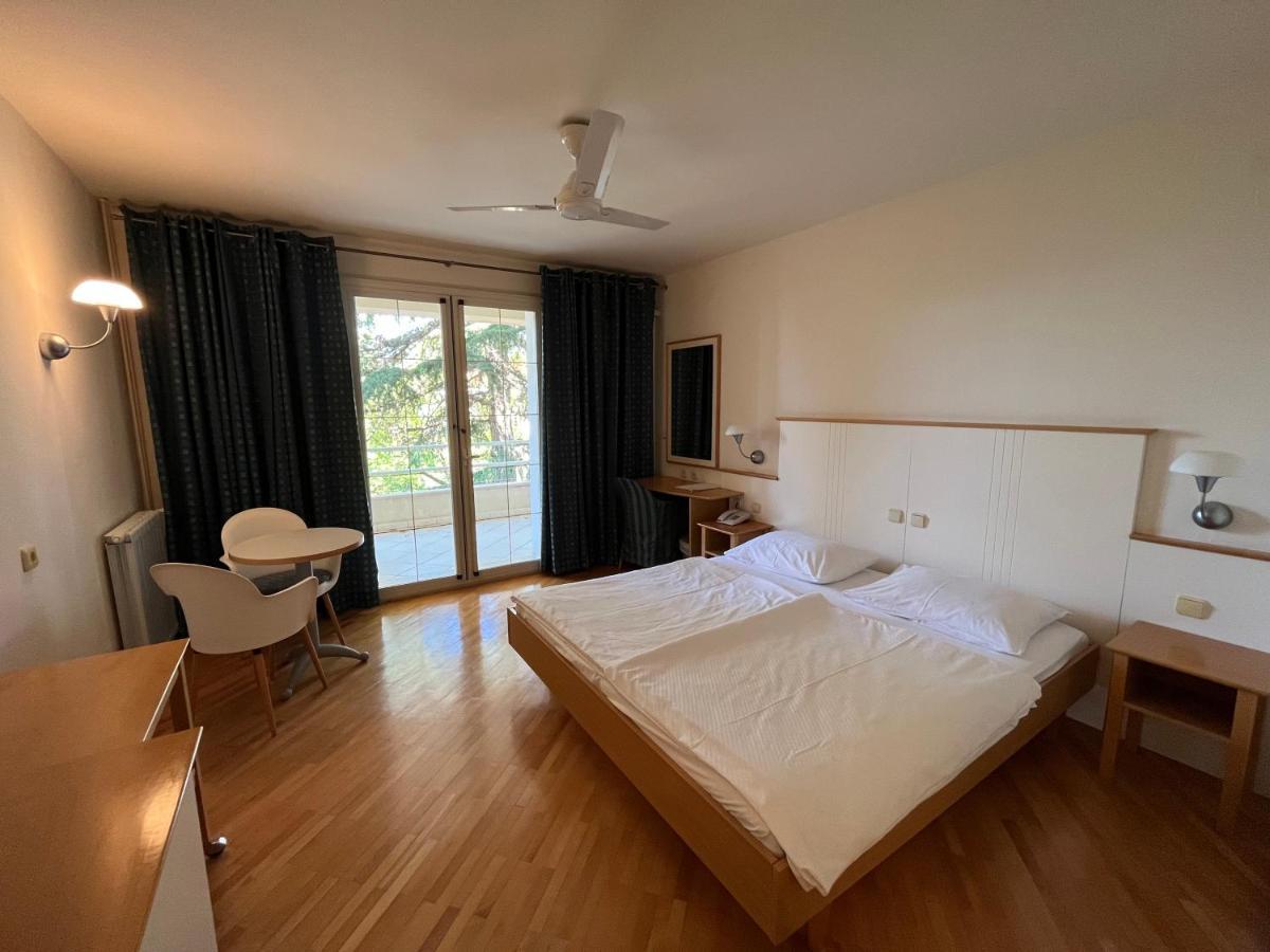 Aparthotel Plat Mlini Exterior photo